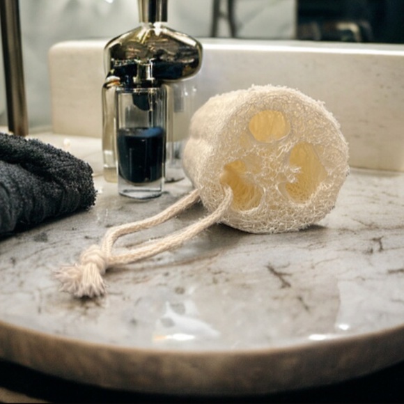 Natural Loofah with Rope - Picture 2 of 5